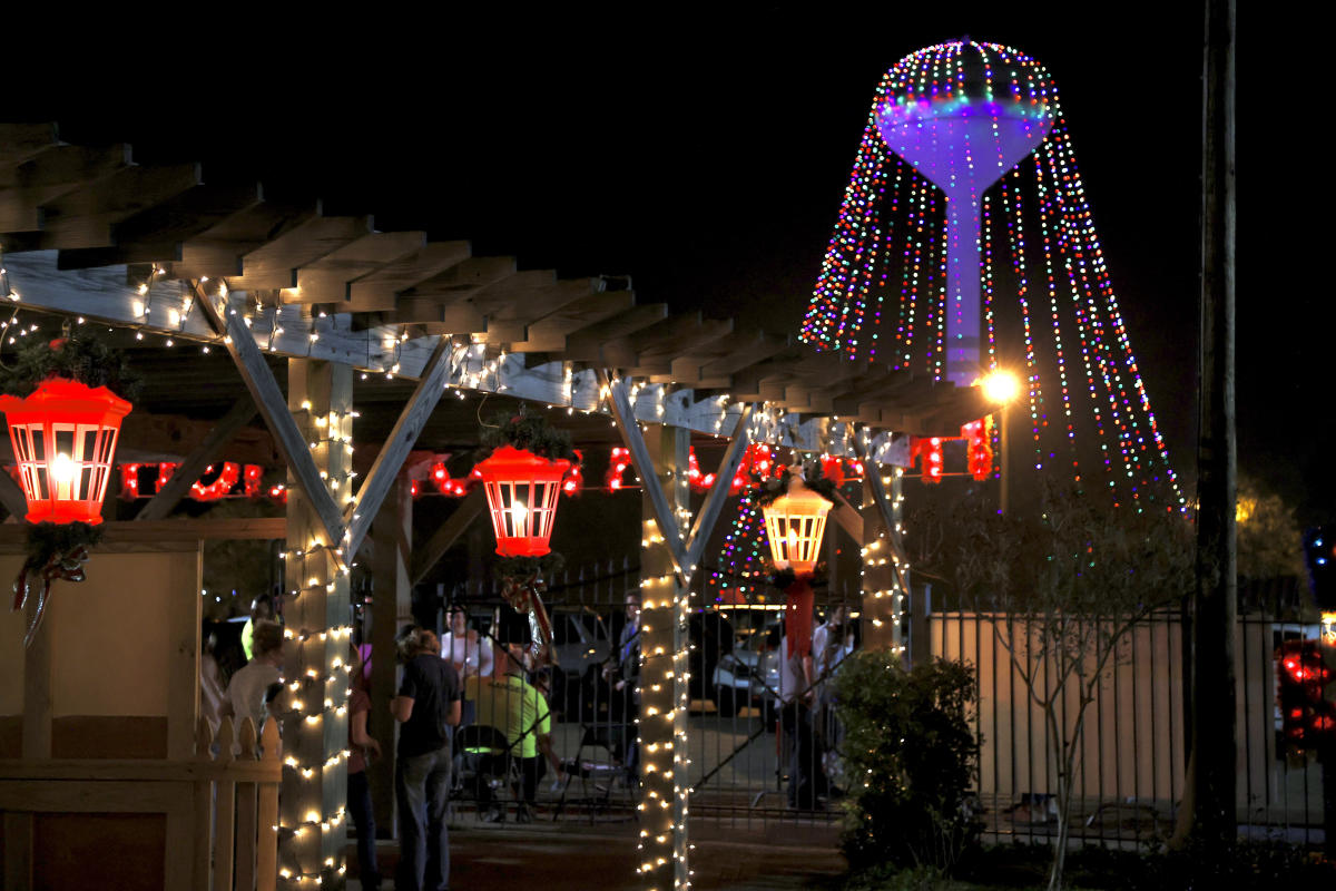25th Annual Holiday of Lights Mandeville, LA 70471 December 6, 2024