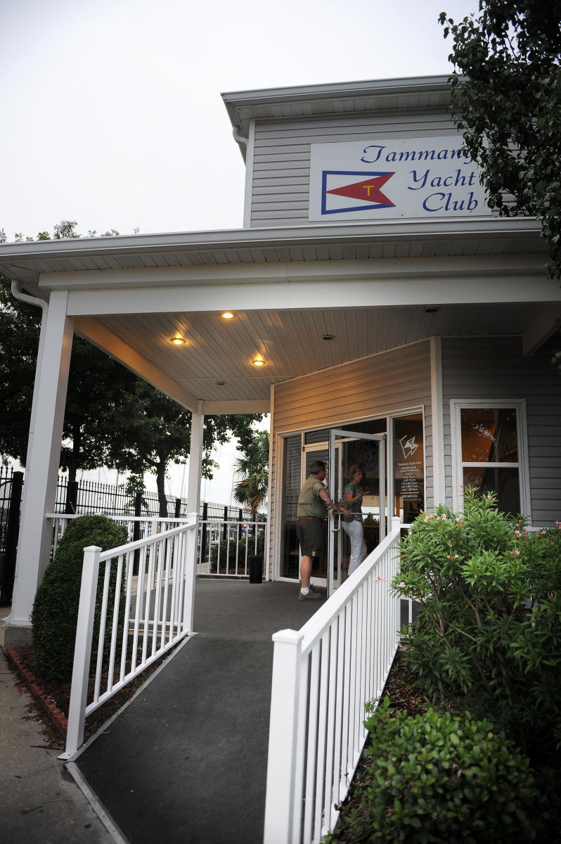 Phil's Marina Café