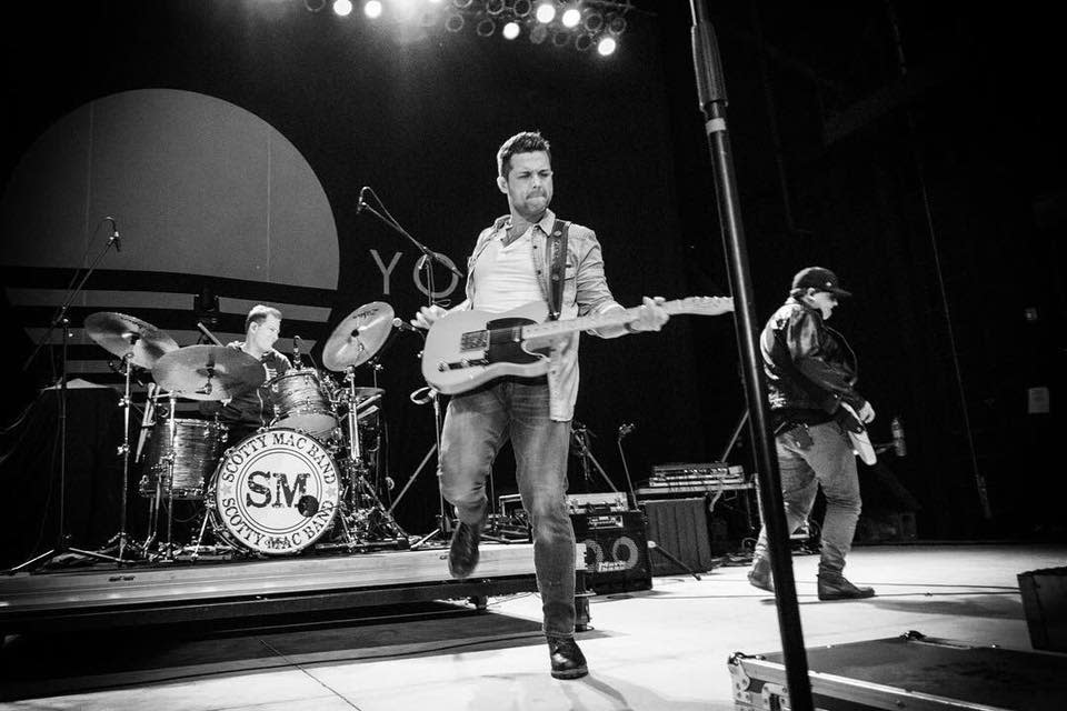 Live Country Music at Old Crow Smokehouse