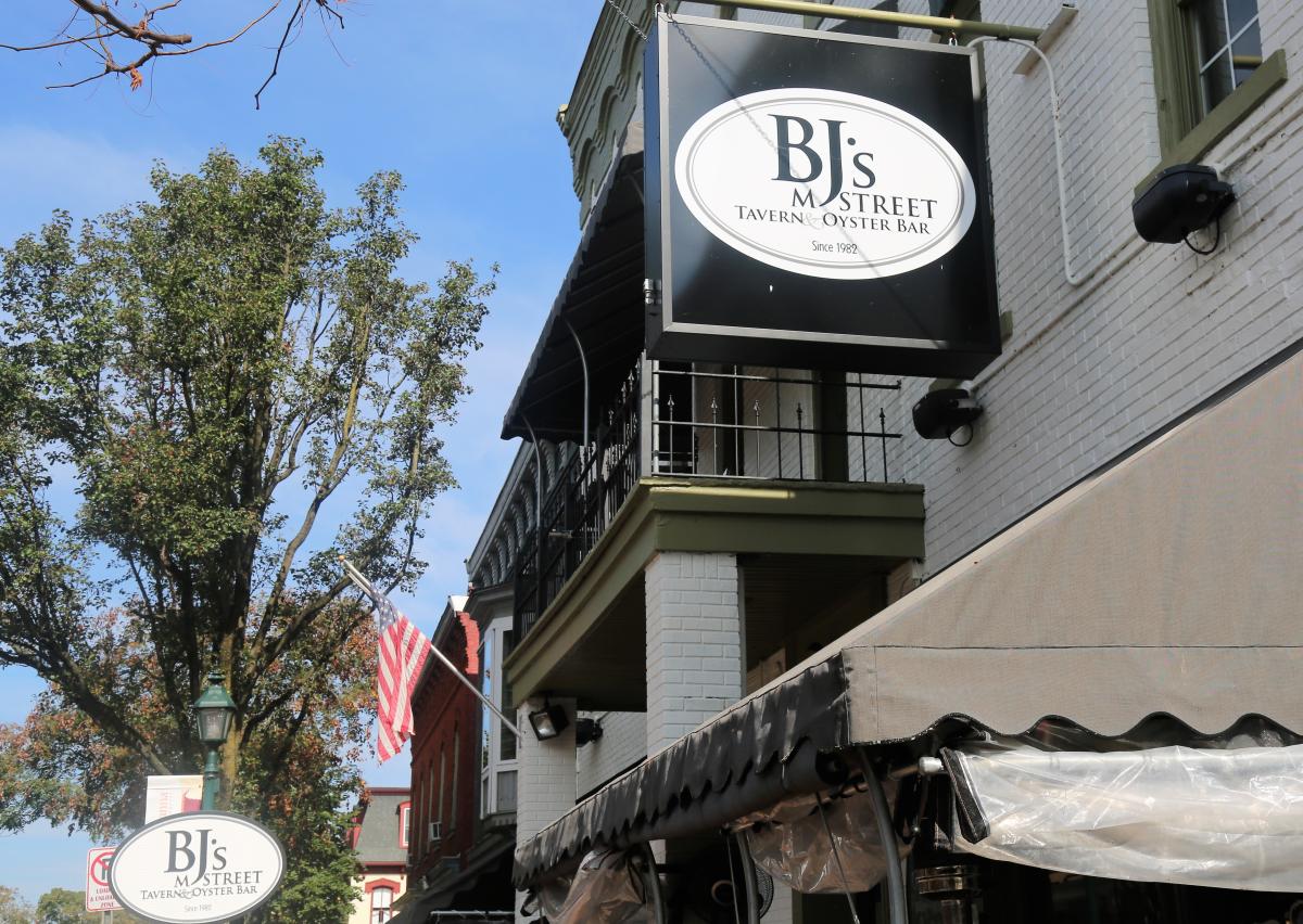 BJ's M Street Tavern & Oyster Bar