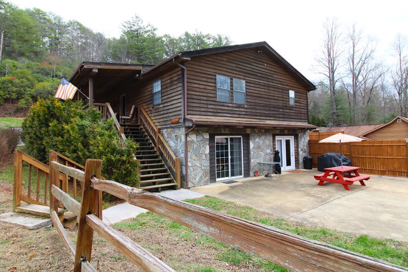 Bryson City Cabin Rentals Bear Falls II