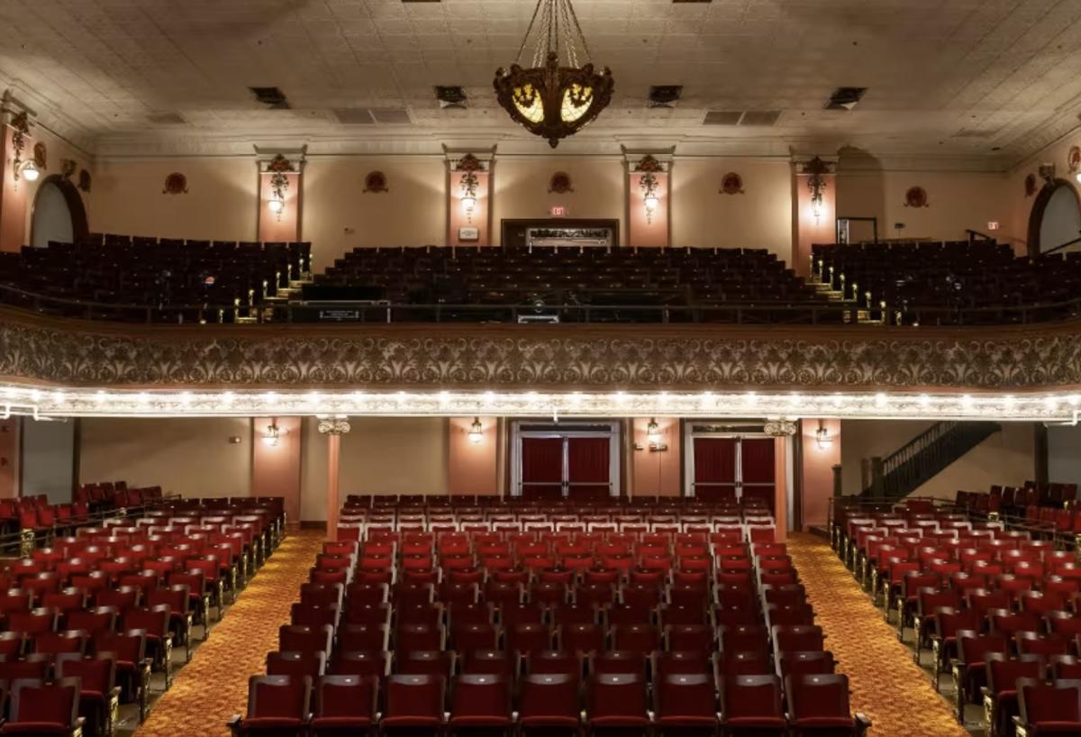 Candlelight Holiday Carols on Strings