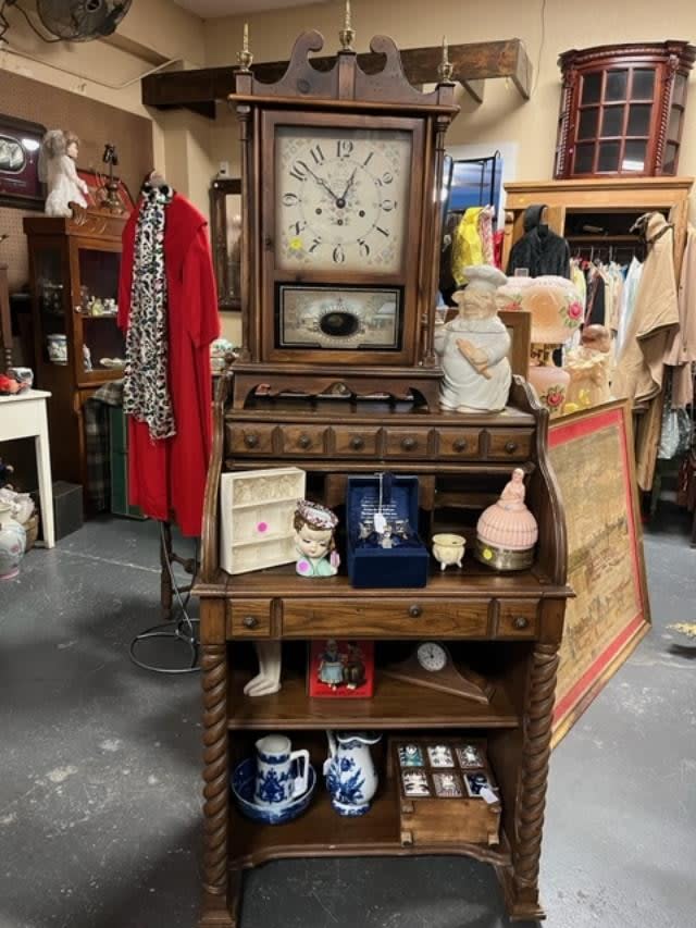Relics Antiques