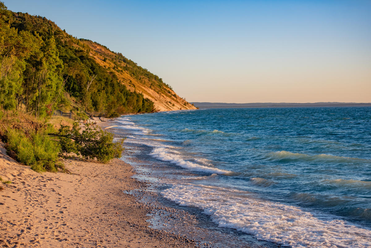 Bayshore Vacation Rentals Traverse City, MI 49684