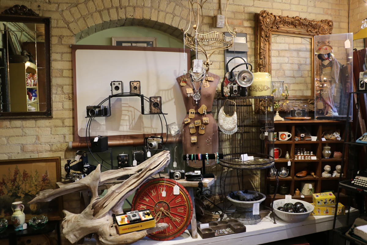 Short place du jour vintage shop