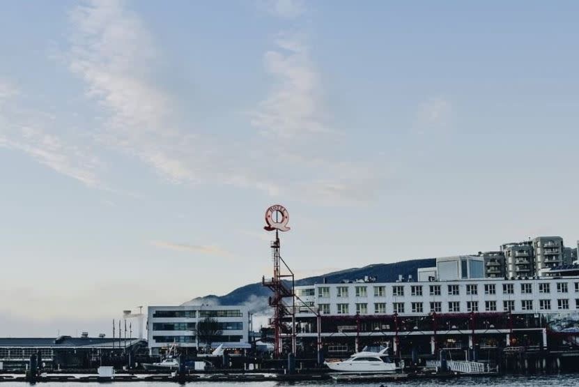 Lonsdale outlet quay stores