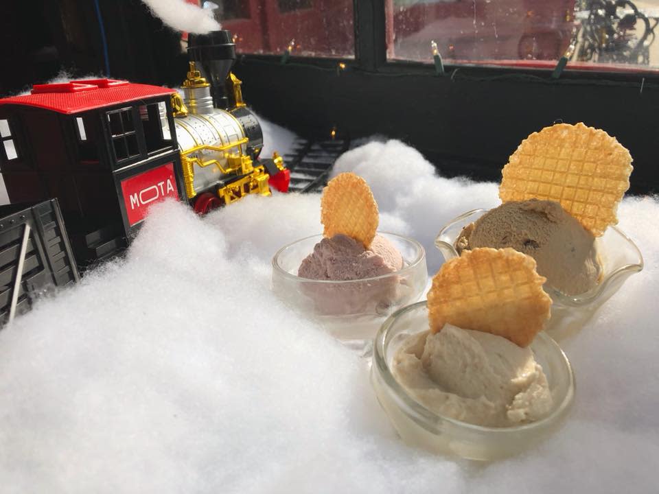 Stoplight Gelato Café