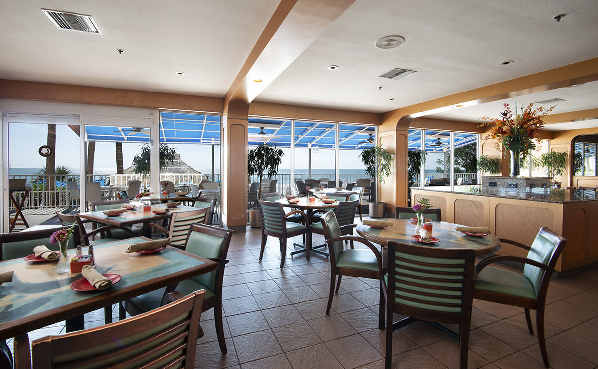 Mangos Restaurant and Tiki Bar at Doubletree Beach Resort in North