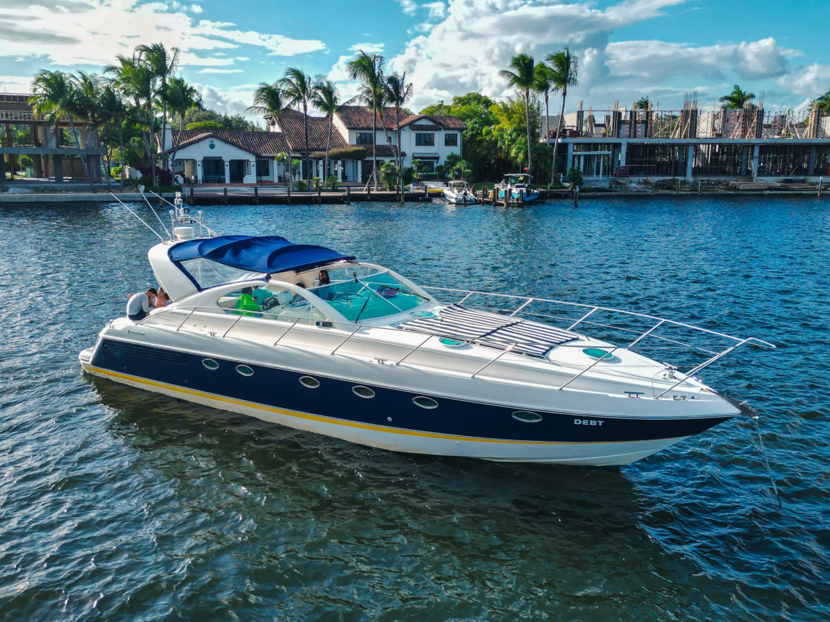 Flamingo Yacht Charters in Fort Lauderdale | VISIT FLORIDA