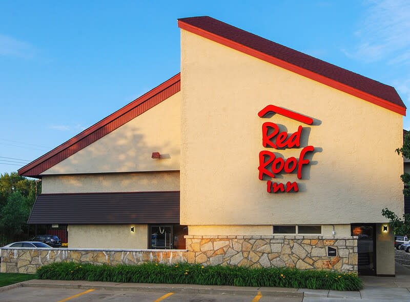 Red Rooz Red Roof Inn