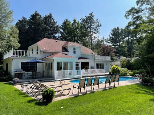 Duck Lake Inn - West Michigan Tourist Association