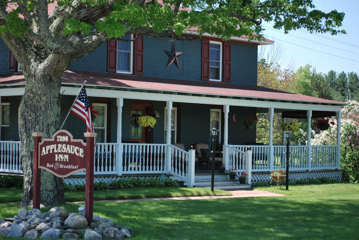Applesauce Inn Bed & Breakfast | West Michigan Tourist Association