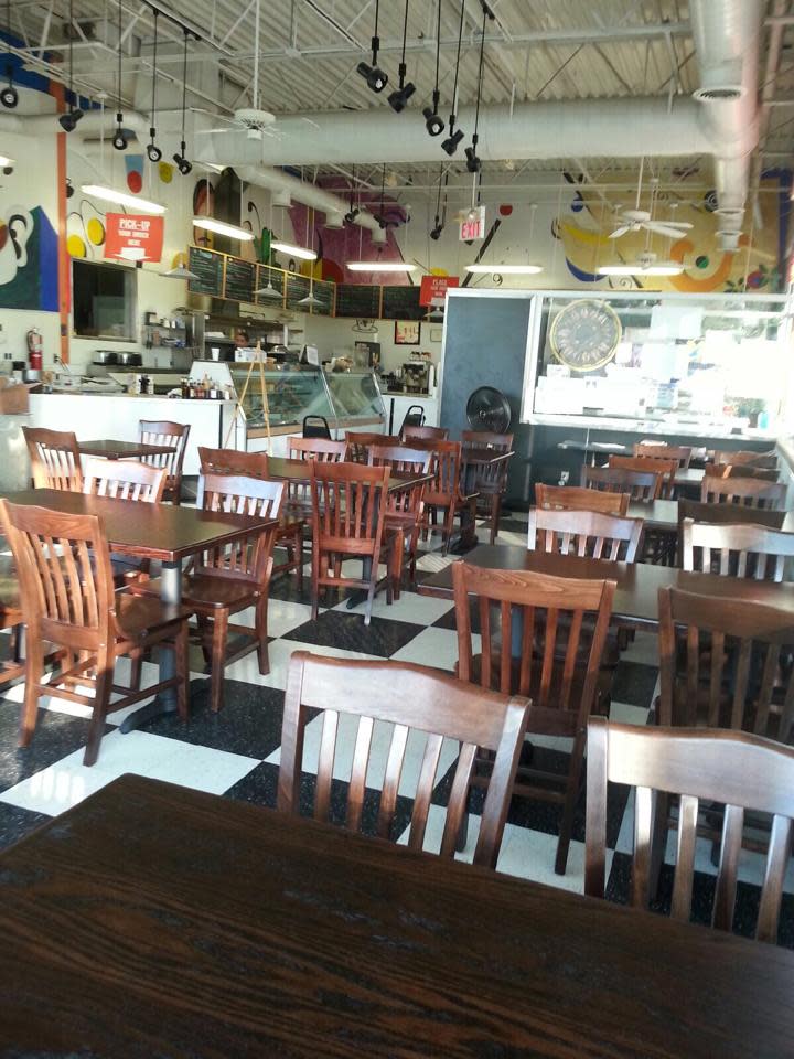 Dimo's Deli & Donuts