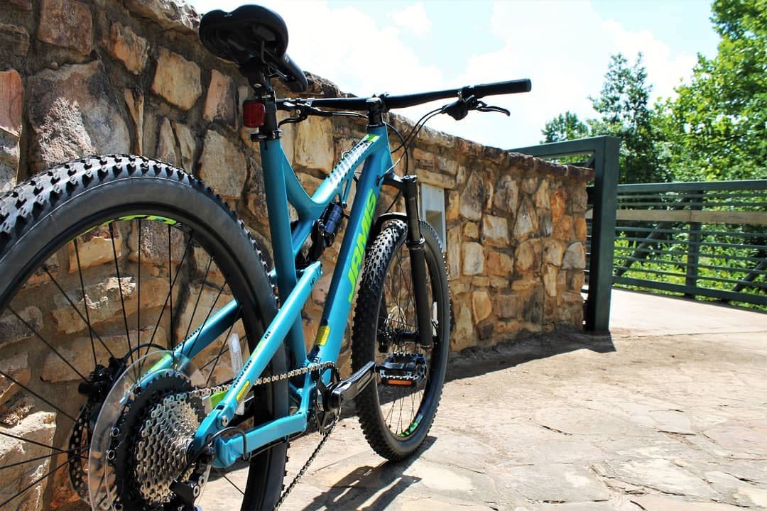 The outlet bicycle peddler