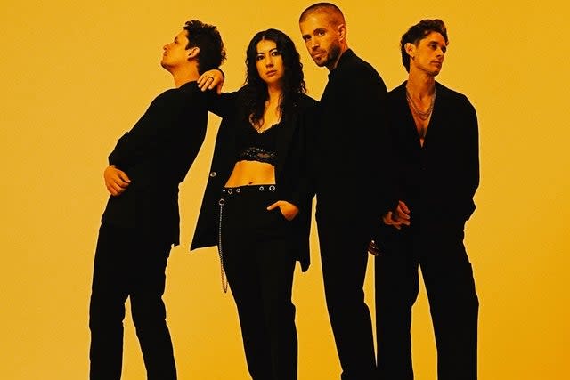 The-Summer-Set_80512911-0D07-