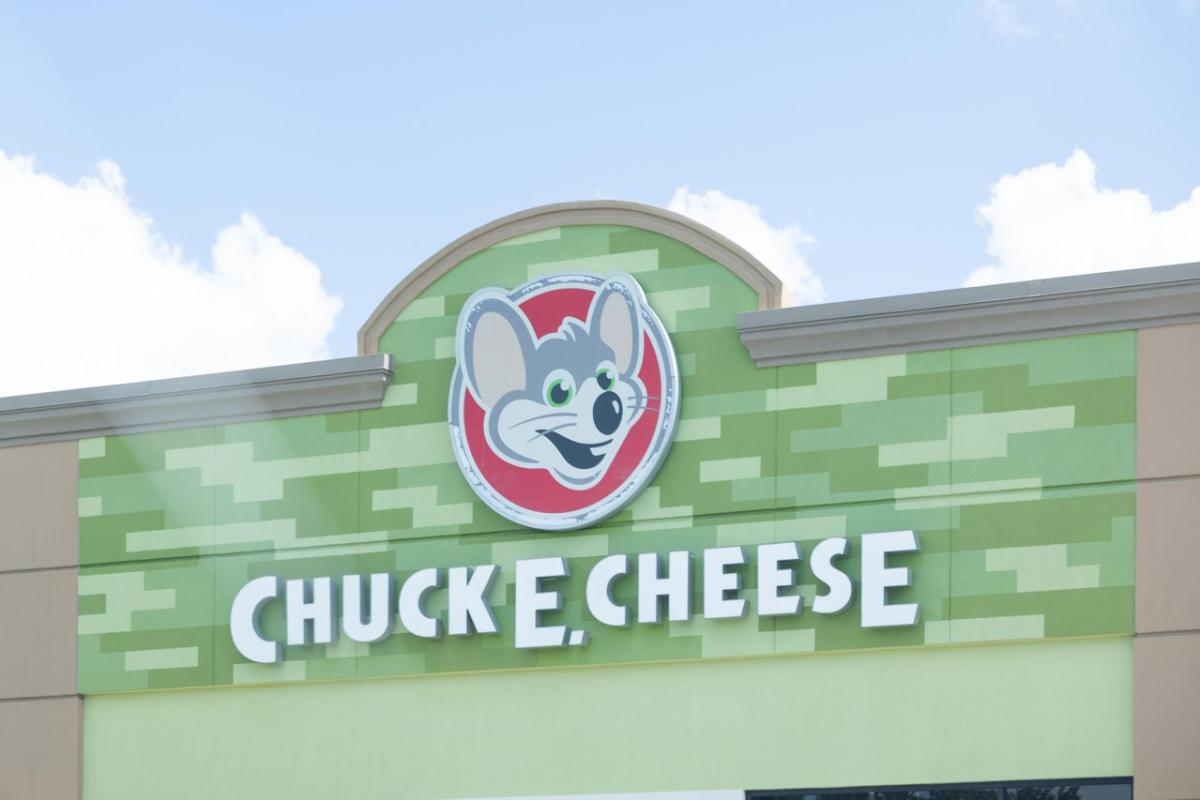 Chuck E Cheese's, image size:1200x800