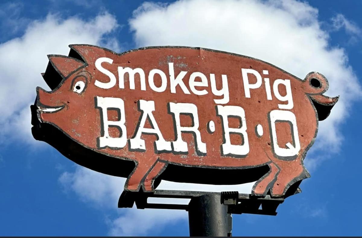 Smokey pig bowling green ky clearance