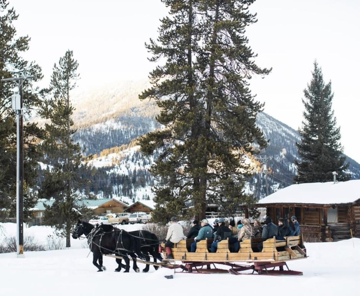 320 Guest Ranch- Sleigh Rides