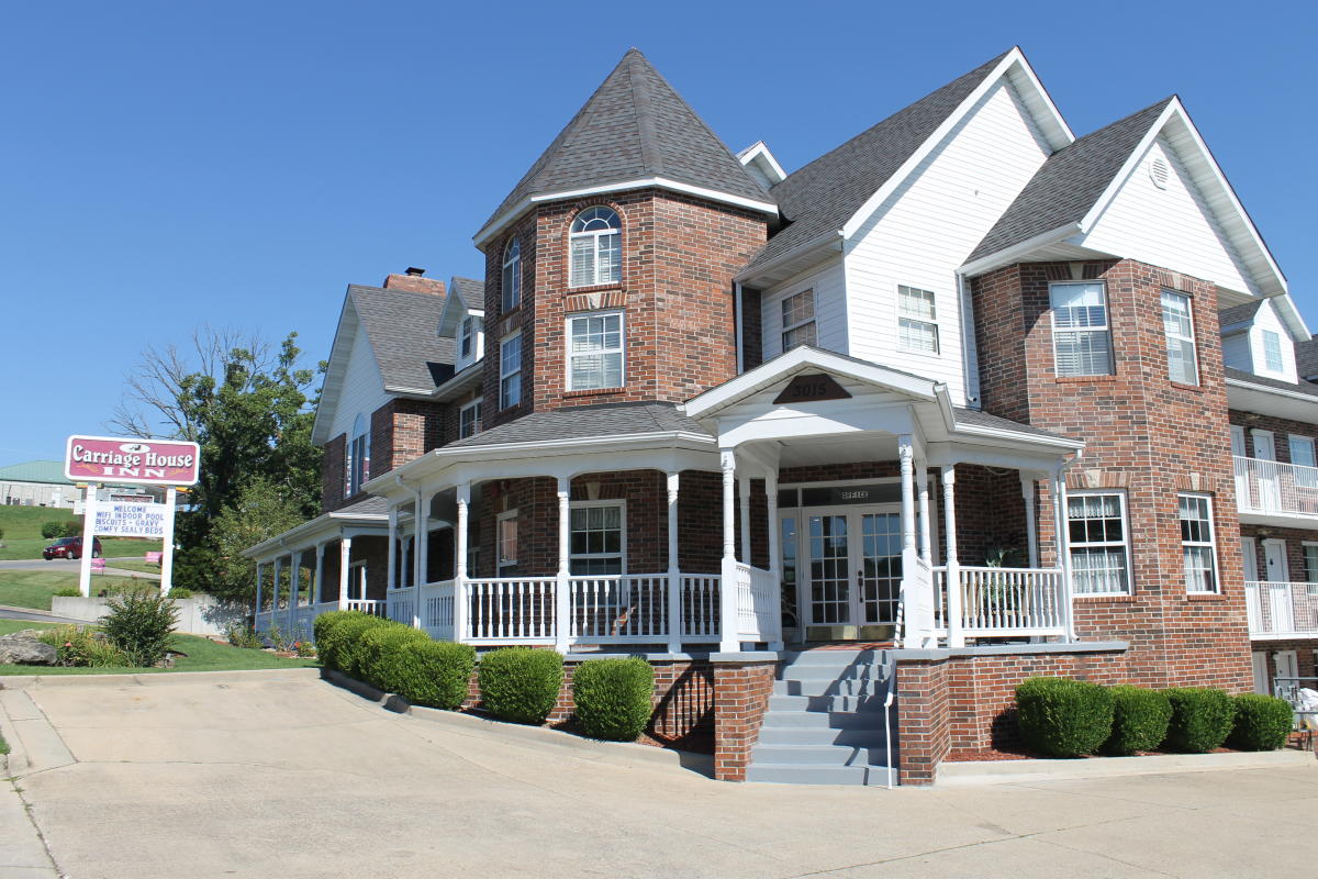 Carriage House Inn