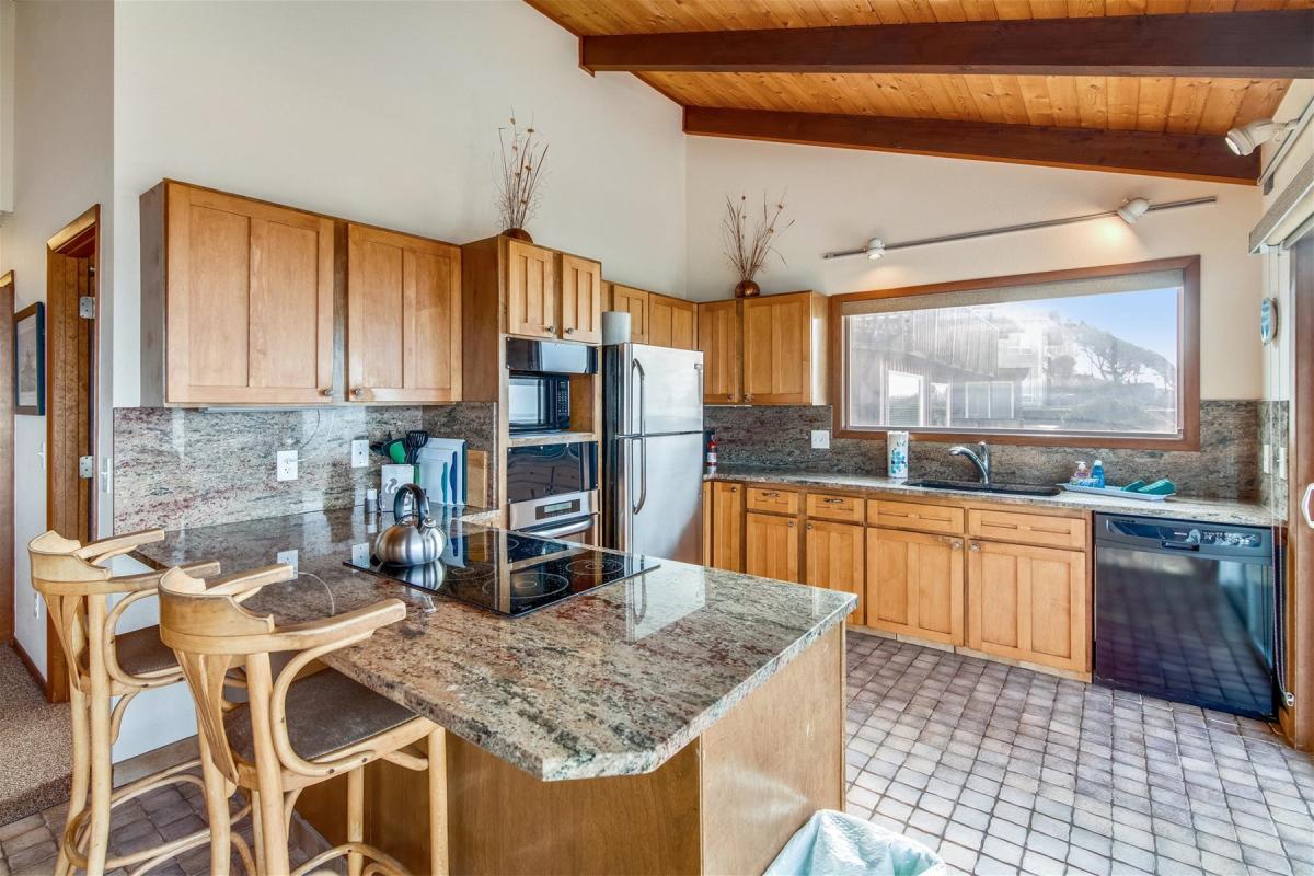 Lighthouse Vacation Homes Cannon Beach, OR