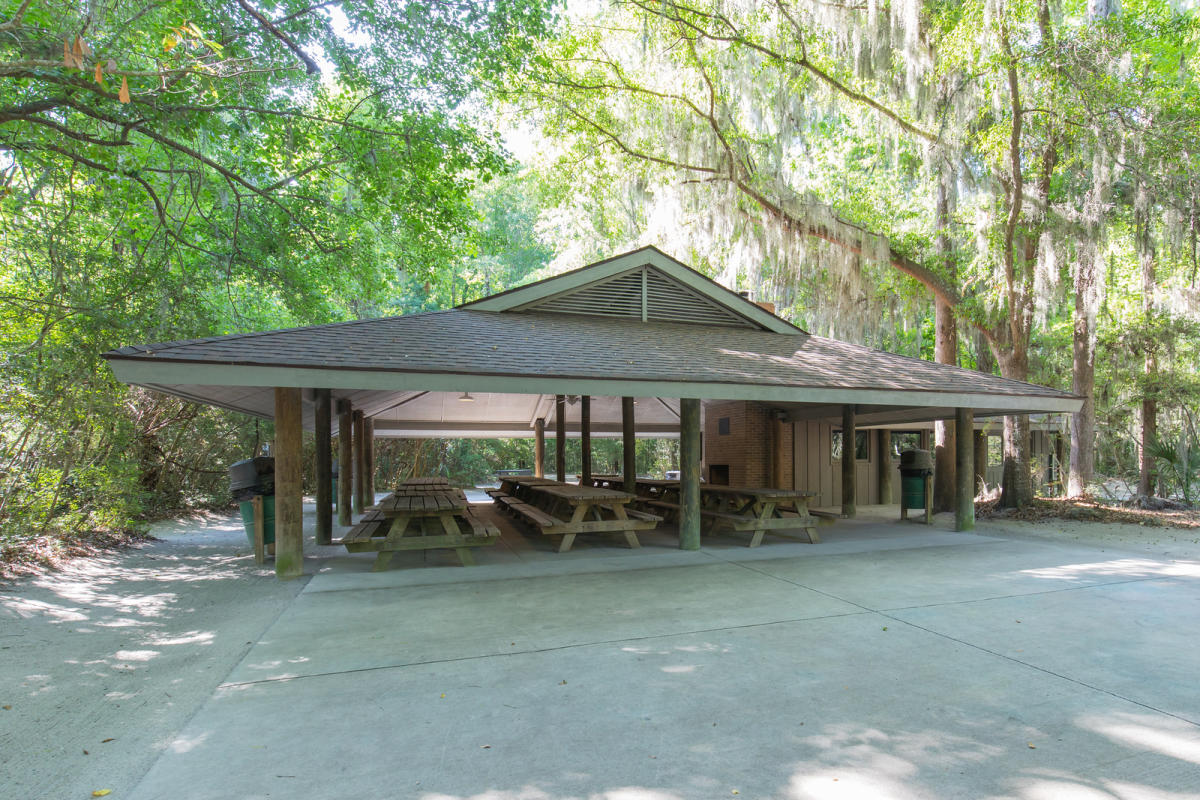 Big-Oak-Shelter_FC151788-D7E5-