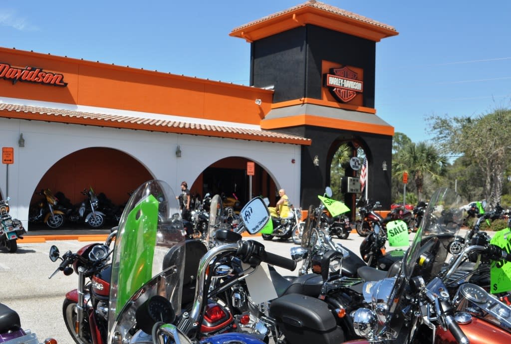 Harley Davidson パーカー Port Charlotte Bert's Black Widow Harley-Davidson