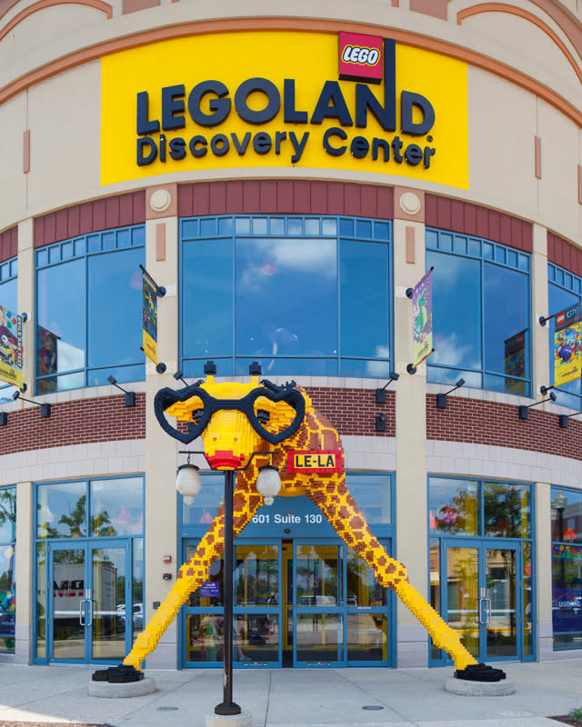 Legoland streets of woodfield outlet