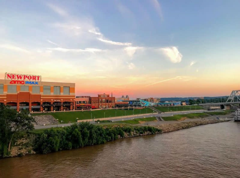 Newport on deals the levee restaurants