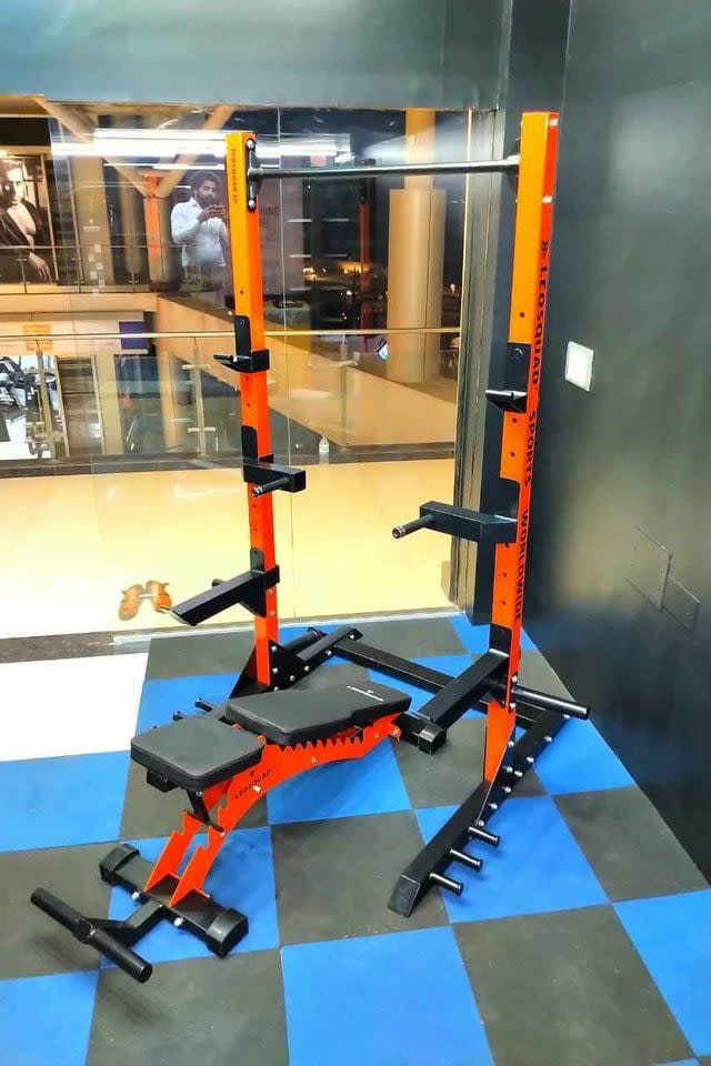 Gold gym squat rack best sale