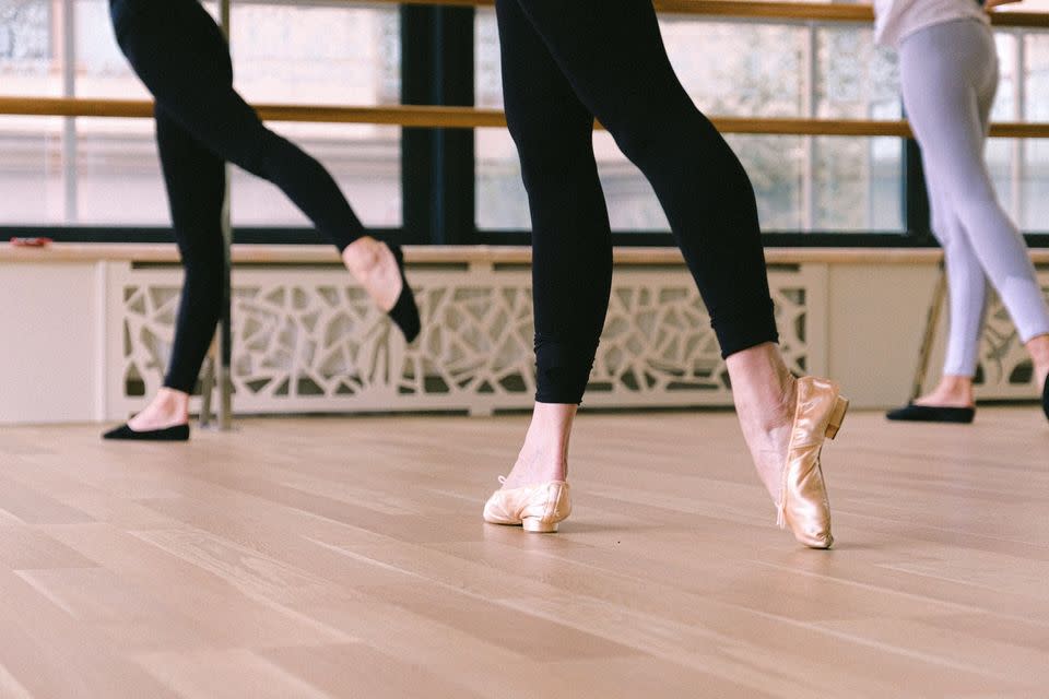 Ballet Barre Class Helps Utah Women Improve Core Strength For Everyday  Activities