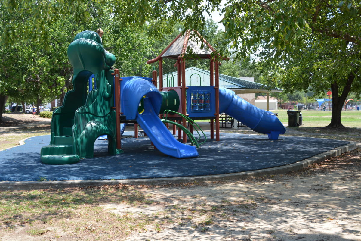 Kiwanis Recreation Center and Honeycutt Park