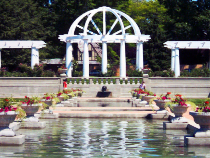 ローズガーデン Lakeside Park and Rose Garden