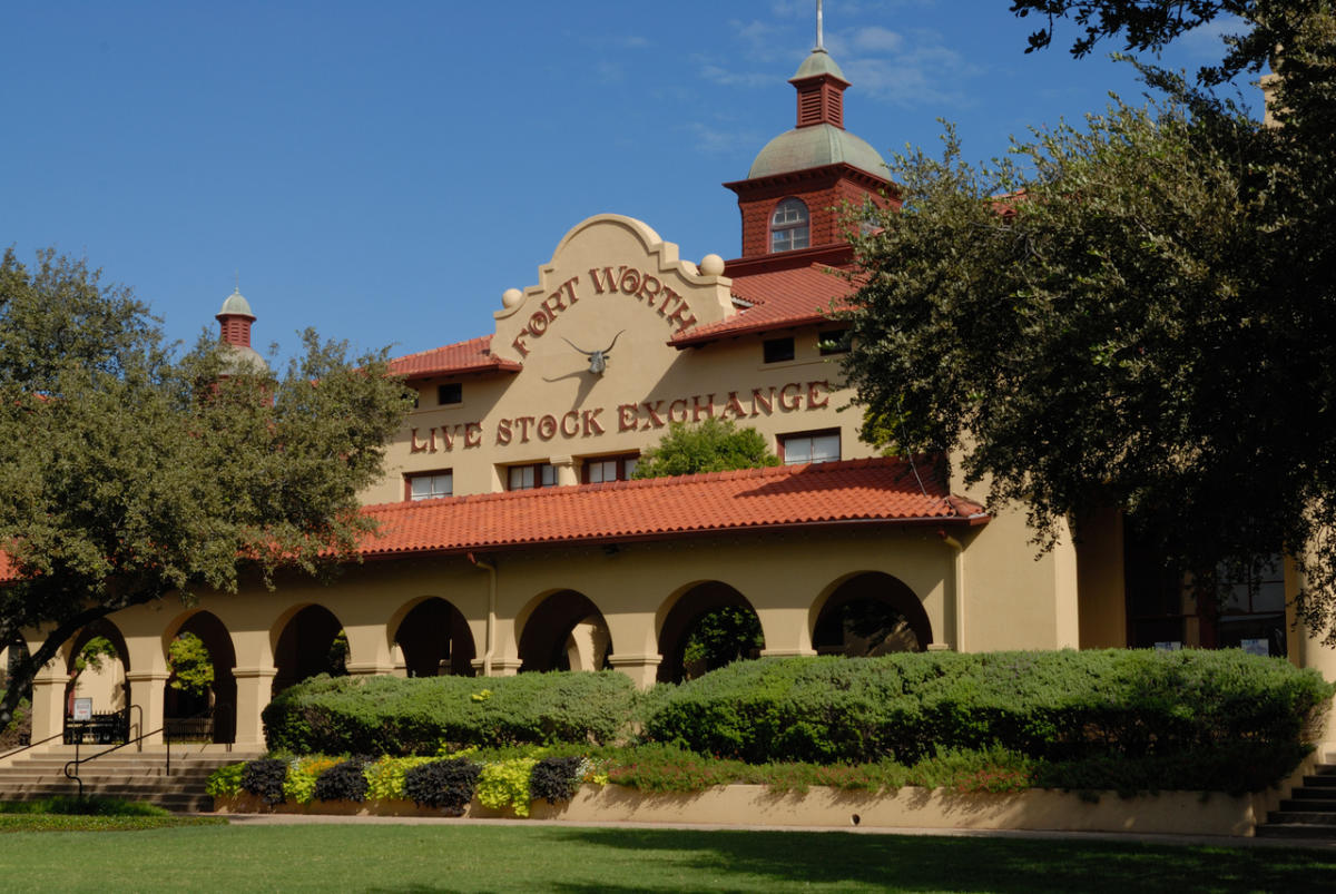Texas Historical Commission on X: The Fort Worth Stock Yards Company was  incorporated on this day in 1893, building on an existing cattle industry.  Explore Texas' cattle & cowboy heritage:  📷: @