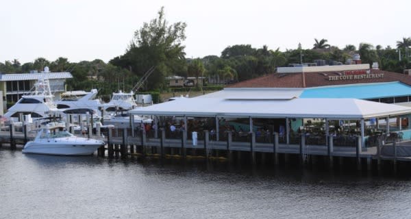 Two georges top at the cove
