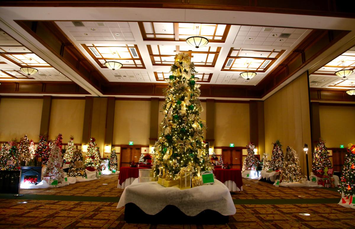 Gatlinburg's Festival of Trees Gatlinburg, TN 37738