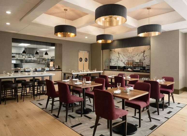 1717 Restaurant & Rooftop Bar
