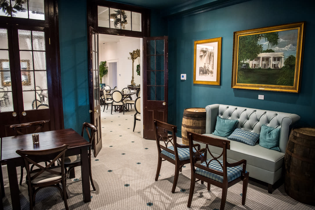 White Pillars Restaurant Biloxi, MS 39530