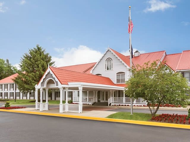 Country Inn & Suites by Radisson, Chippewa Falls from $94. Chippewa Falls  Hotel Deals & Reviews - KAYAK