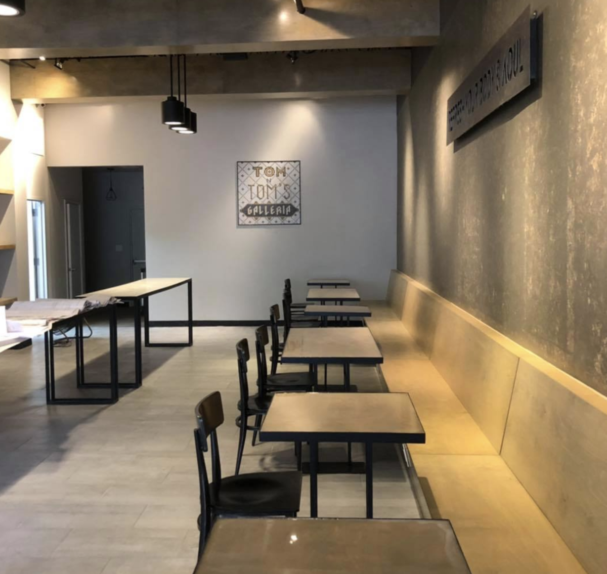 Tom n Tom's Galleria Restaurants in