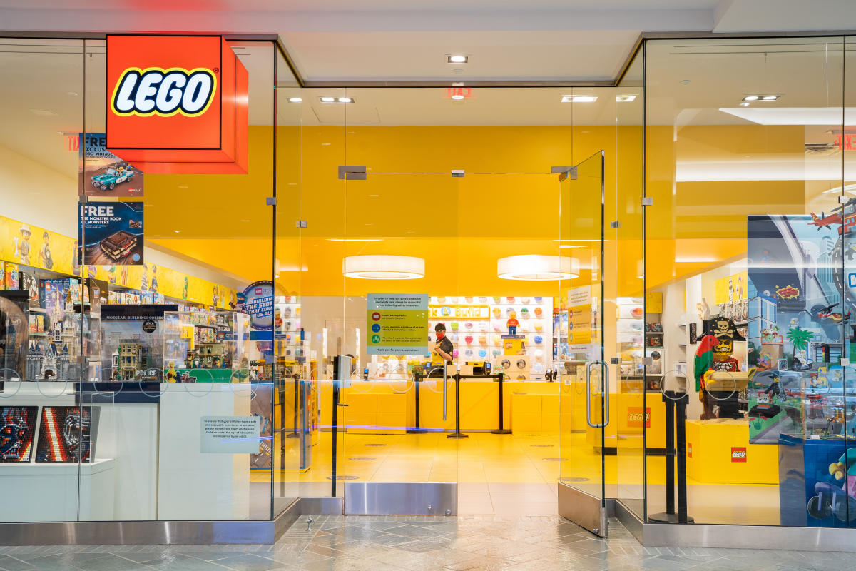 Lego cheap store lakeside
