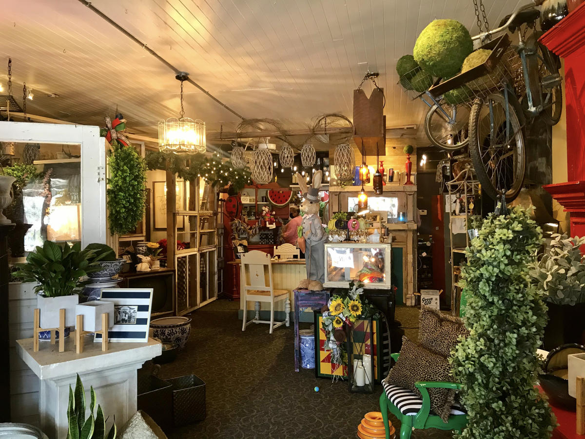 The Vine & Branch Florist & Gifts