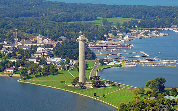 Perry’s Victory and International Peace Memorial (Perry Zafer Anıtı) Put-in-Bay, Ohio