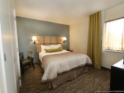 Candlewood suites pillows 2025