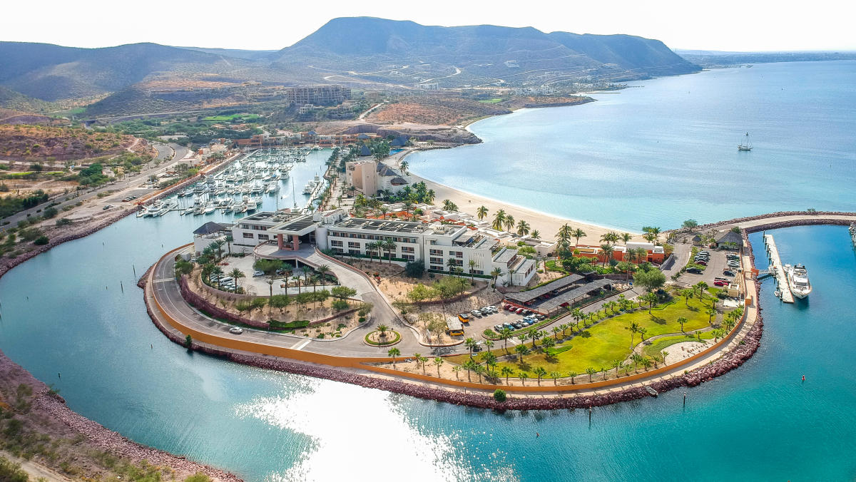 La Paz, Costa Baja Marina