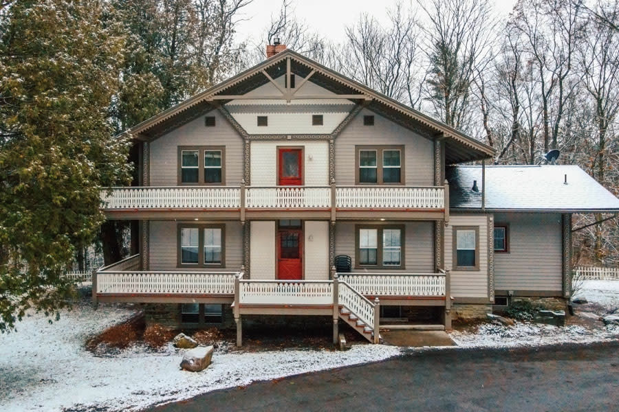 chalet-main_6EE1C1D7-AE32-C4BB