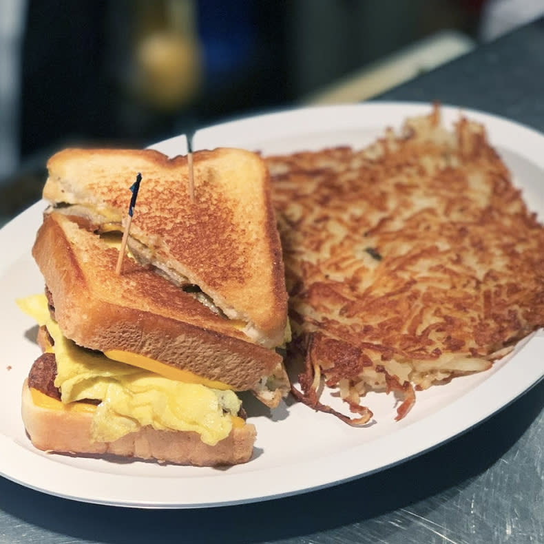 It's 3:10 AM… you're hungry… where do you get a freshly cooked meal? The  answer is Waffle House. The Texas Bacon Egg and Cheese sandwich and coffee  did the trick! : r/wafflehouse