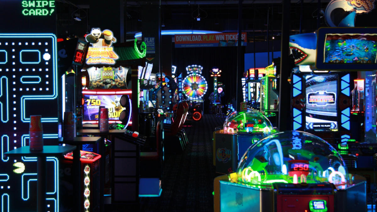 Dave & Buster's - Attractions 