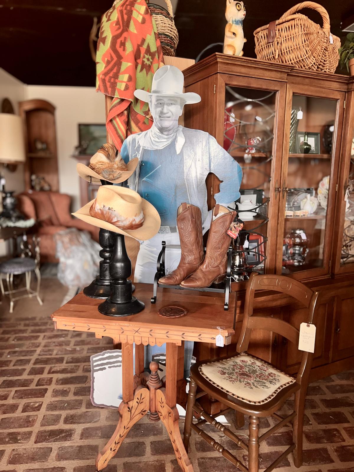 Treasure Hunt Vintage & Antiques