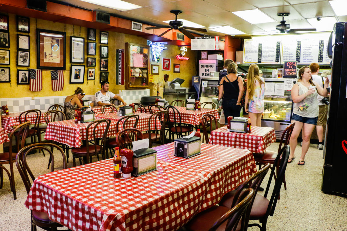 Johnny's - po Johnny's Po-Boys