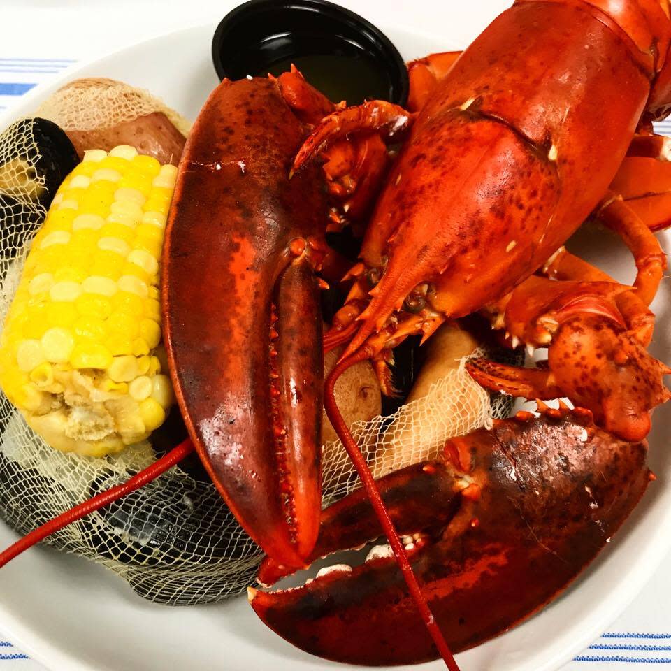 Johnny's Restaurant & Patio Bar | Middletown, RI | Discover